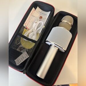 Wireless Microphone with Case